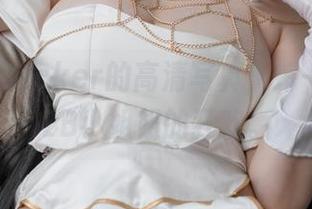 Alina Becker的高清写真，每一帧都是2B小姐姐的狂欢。
